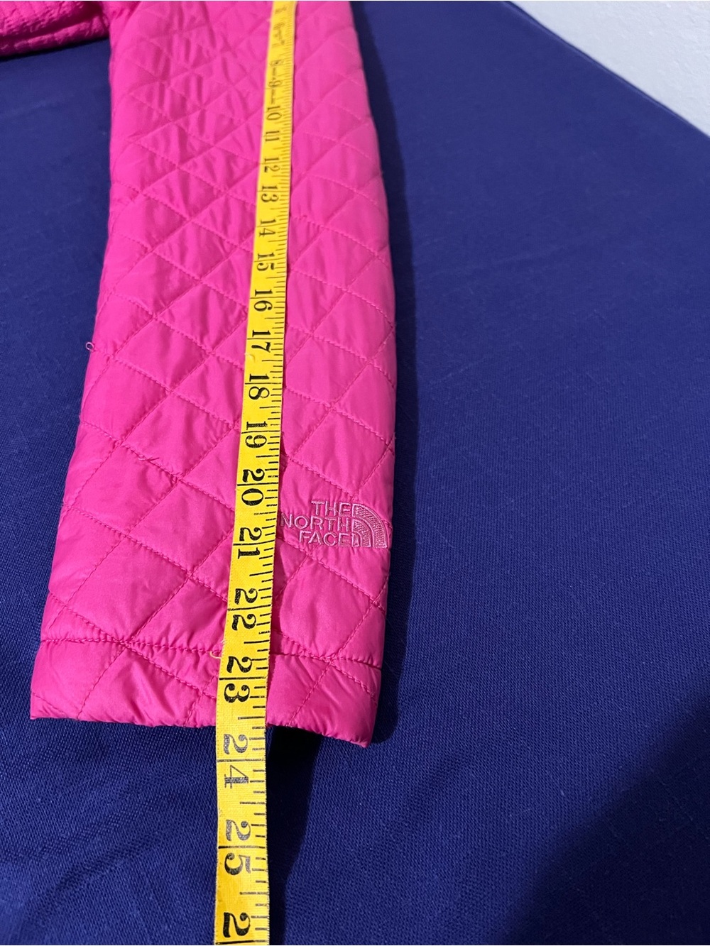 The North Face Women's Quilted Hot Pink Zip Jacket M - Picture 13 of 16